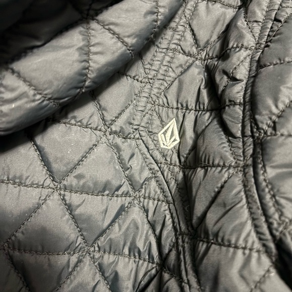 Volcom ChaChing Hooded Puffer Jacket with Zip and Button Closure Size XL PTP 22 - Picture 6 of 9